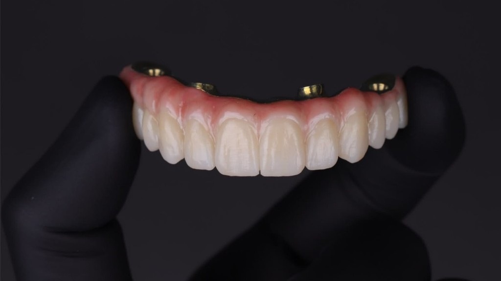 Barra de protocolo e dentes em resina/zircônia de alta tecnologia